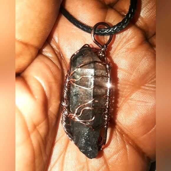 Hand crafted unisex Smokey Quartz pendant necklace - Picture 4 of 9